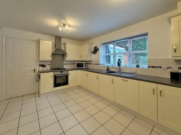 KITCHEN/DINER