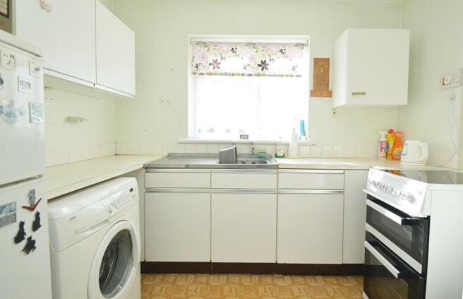 resizedKitchen2.jpg