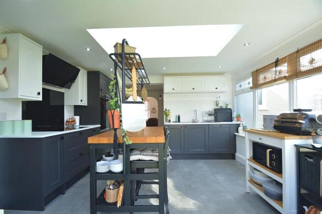 resizedKitchen2.jpg