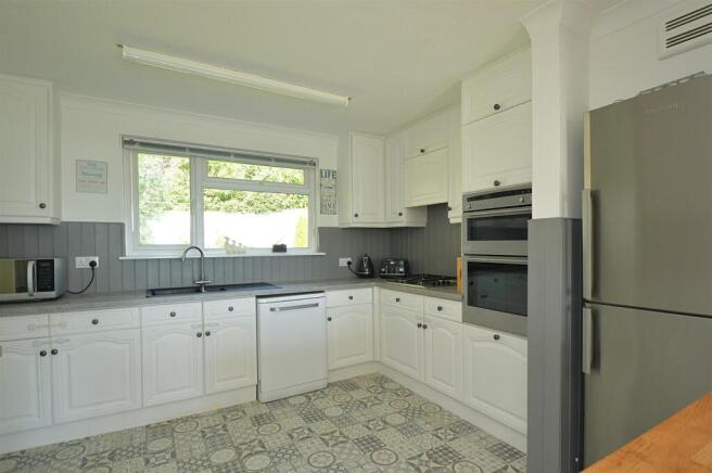 resizedKitchen2.jpg