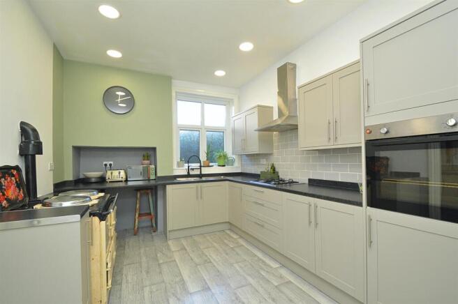 resizedKitchen1.jpg