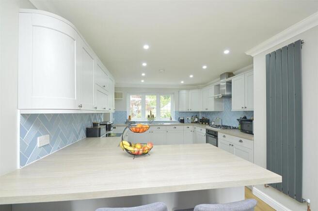 resizedKitchen1.jpg