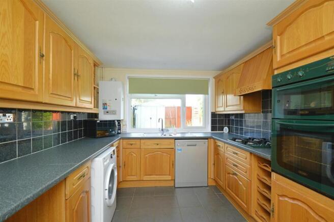 resizedKitchen1.jpg