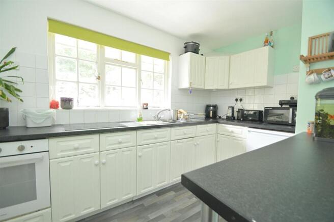 resizedKitchen1.jpg