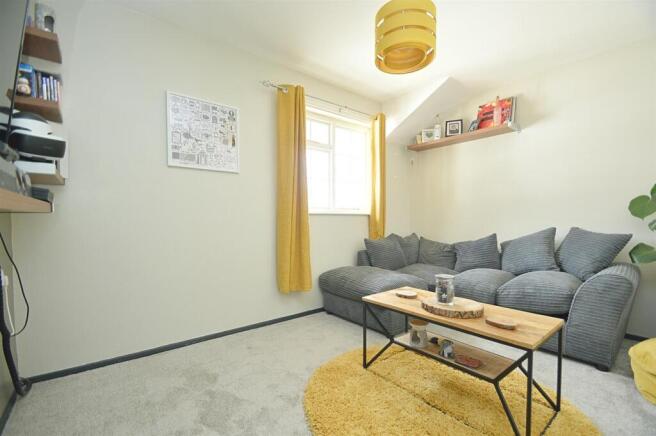 resizedLounge1.jpg