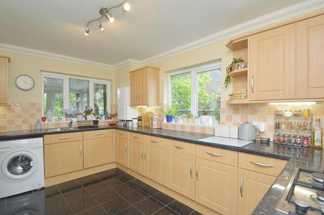 resizedKitchen1.jpg