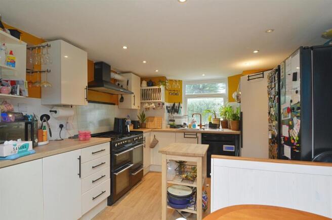 resizedKitchen.jpg