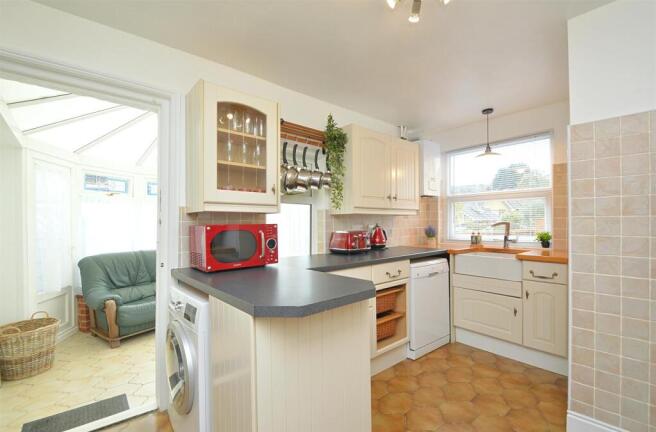 resizedKitchen1.jpg