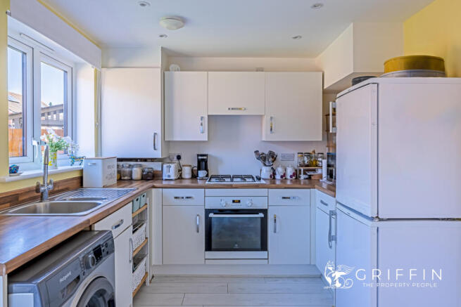 Kitchen & Dining
