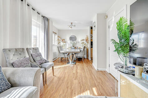 Griffiths Road, Purfleet, RM19