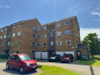 Peacehaven - 2 bedroom flat for sale