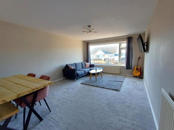 West Facing Lounge