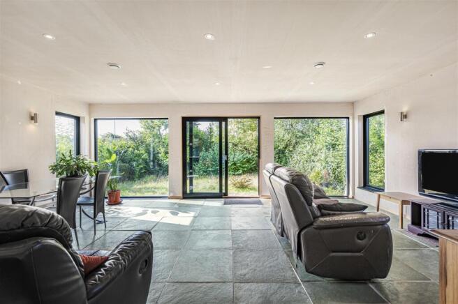 Lounge Dining Room