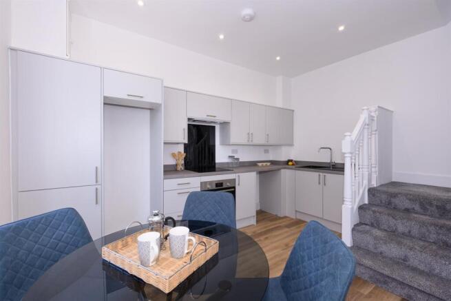 KITCHEN/DINER AREA