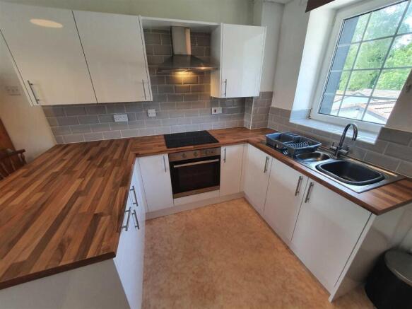 LOUNGE/KITCHEN/DINING ROOM