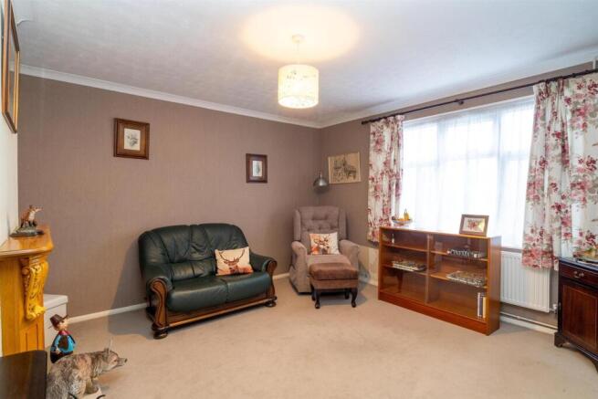 005-124 Ashley Drive.jpg