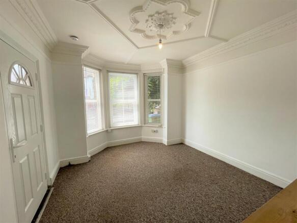 19a Newcombe Road Lounge.JPG