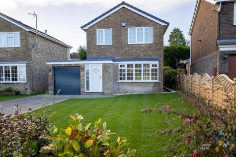 Ladybower Avenue, Cowlersley, Huddersfield HD4