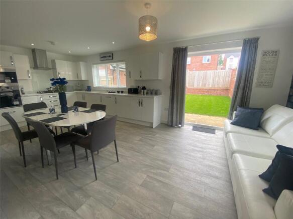 Kitchen / Dining