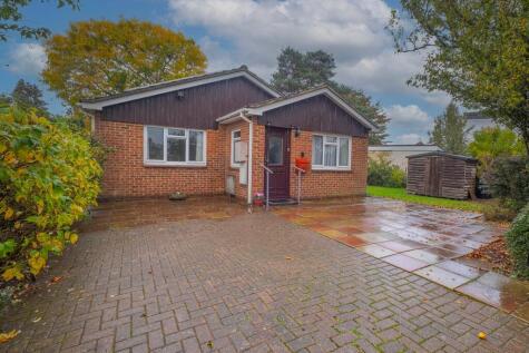 Pearmain Close, Shepperton, TW17