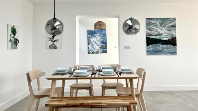 dining 2 .jpeg