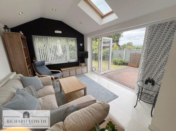 Additional Living Room