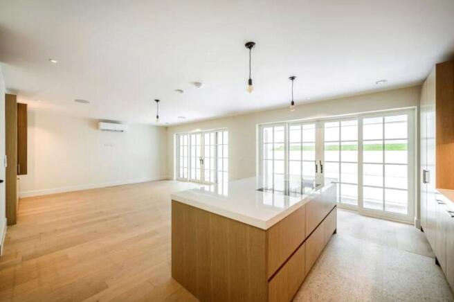 Open Kitchen/Dining