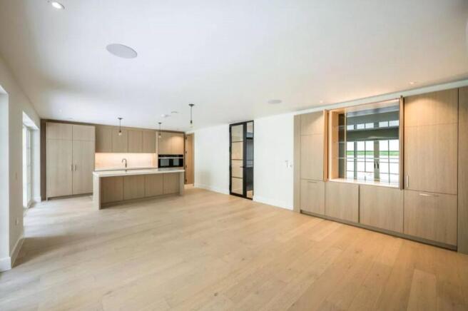Open Kitchen/Dining