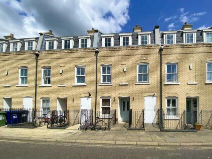 Cambridge - 3 bedroom town house for sale