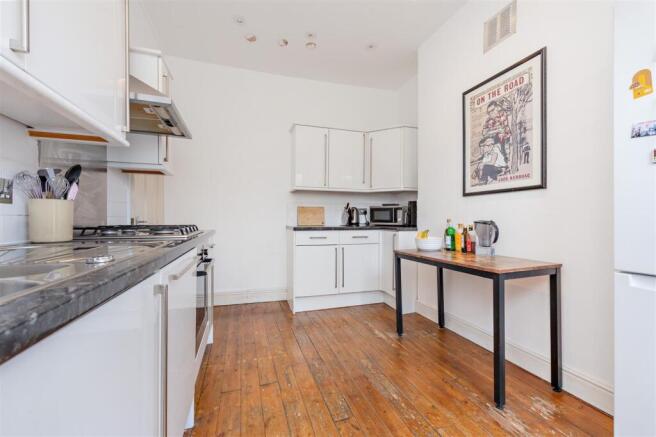 kitchen 2.jpg