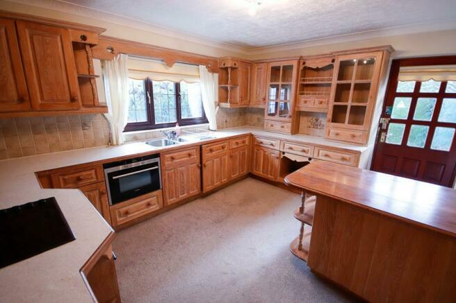 KITCHEN / BREAKFAST ROOM