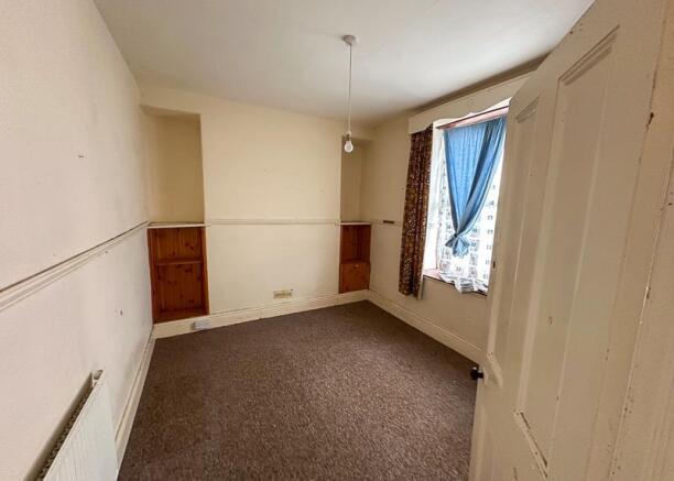 FRONT LIVING ROOM 1