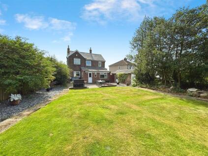 Southmere Oval, Bradford, BD7 4HS