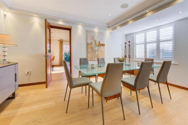 D0408 2 raeburn clo din1.jpg