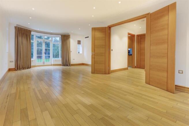 D0424 74 kingsley way rec1.jpg