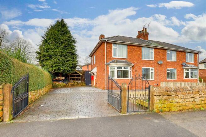 3 bedroom semi detached house for sale in Watnall Road Hucknall