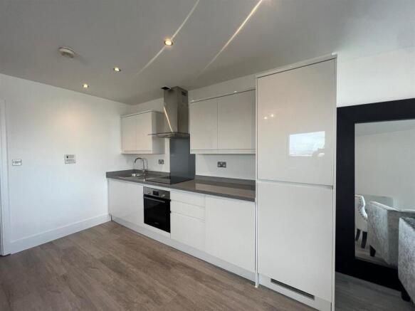 kitchen .jpg