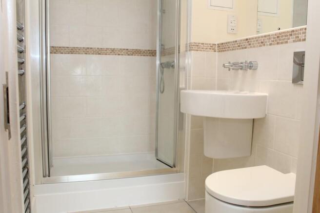 ensuite.jpg