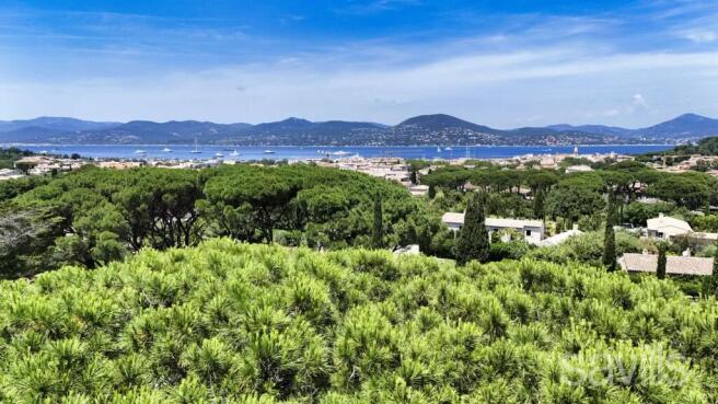 Private estate villa near Saint-Tropez center