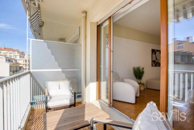 Apartment with terrace for sale 