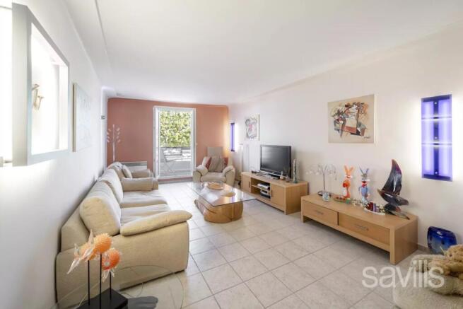 Townhouse with sea views Antibes Old Town