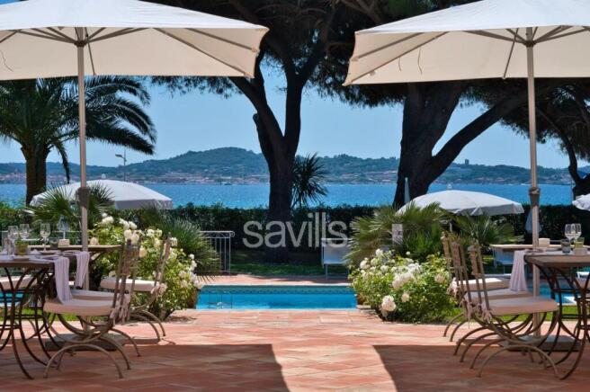 Hotel building for sale near Saint-Tropez