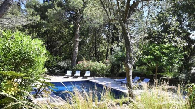 Villa with swimming pool, Côte d'Azur near Saint-