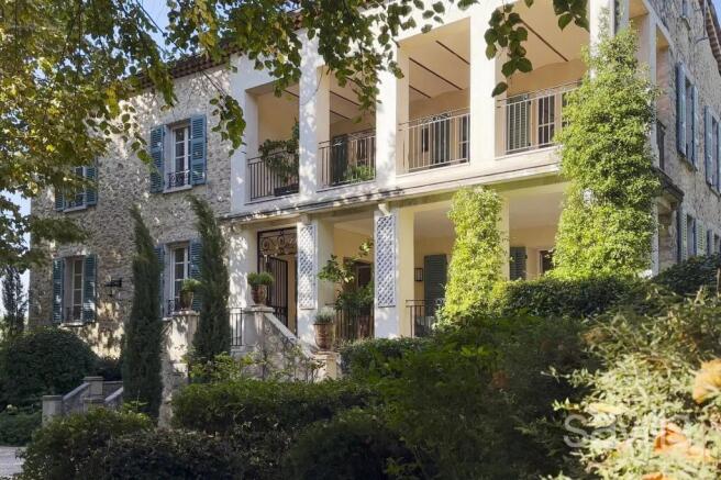 465 PREYRERE DRONE FAYENCE IMMO SAVILLS