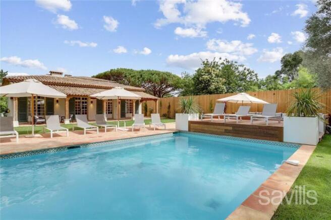 Authentic Provençal Estate In Ramatuelle