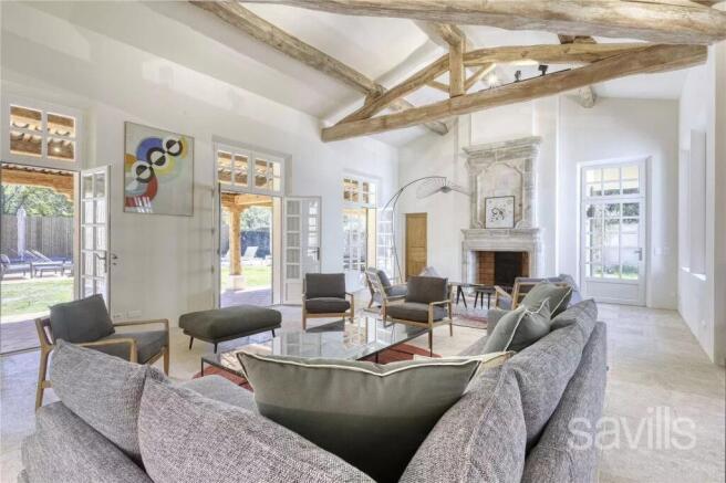 Provençal Property Near Pampelonne Beach