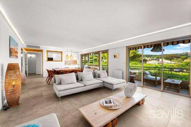 Luxury Seafront Apartment French Riviera