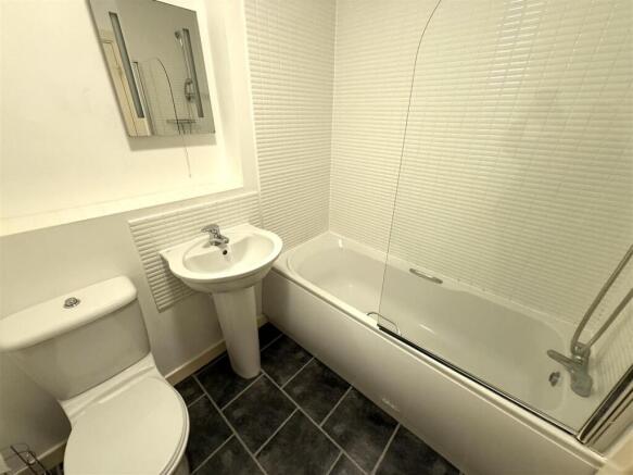 81 EATON DRIVE BATH S.jpeg