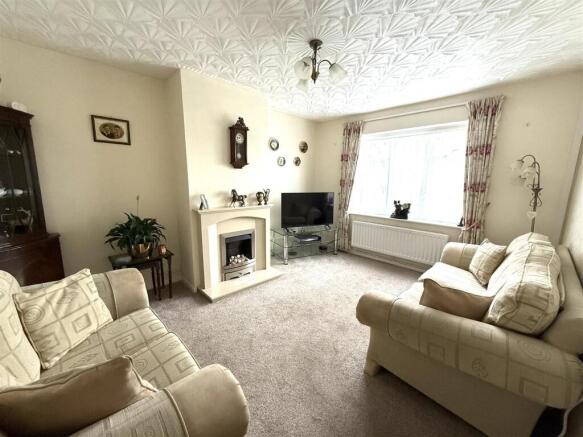 12 mill lounge 2.jpeg