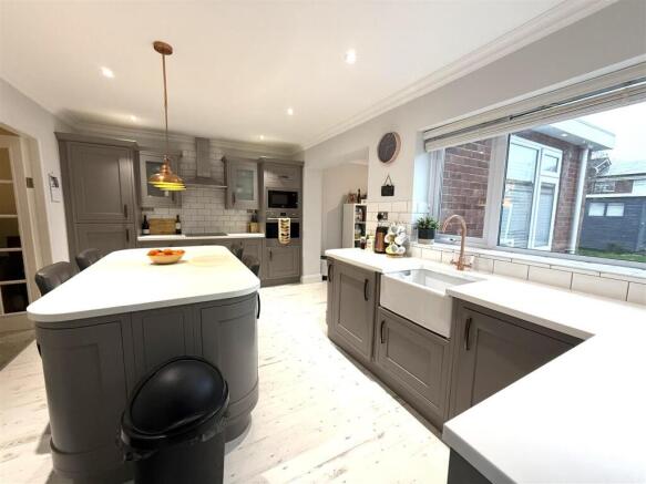 27 bracken way kit.jpeg